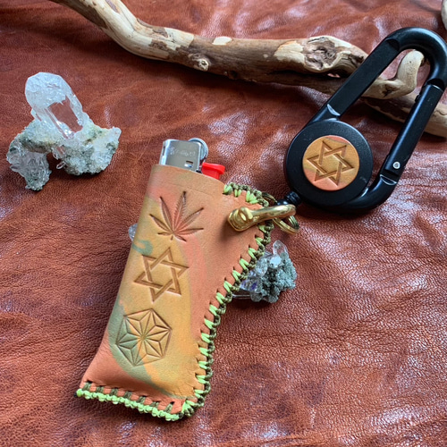 Weed,六芒星,麻の葉- マーブリングレザーBicライターカバー Weed,六芒星,麻の葉- マーブリングレザーBicライターカバー