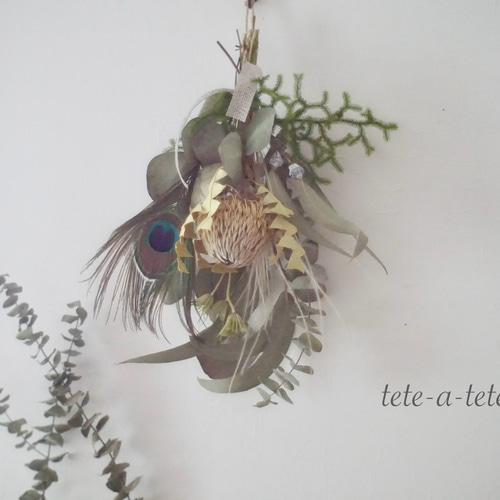 一点物【バンクシアと孔雀の羽のスワッグ】ドライフラワー オシャレな