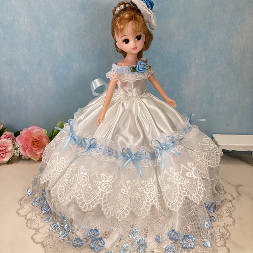 水色のお花刺繍レースドレス〜リカちゃん用着せ替えドレス