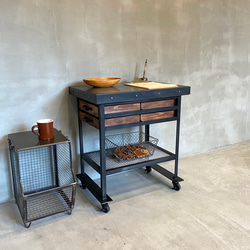 ◇アンティーク調 アイアン脚のサイドテーブル 収納蓋付き