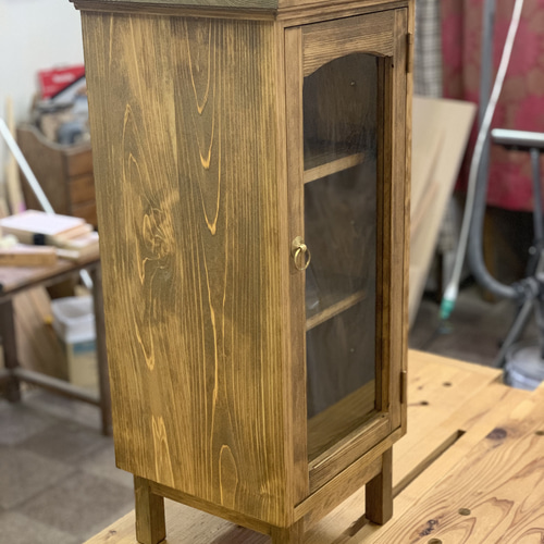 ヒノキ無垢材　ガラスキャビネット　ガラスショーケース・食器棚・カフェシェルフ ヒノキ無垢材 ガラスキャビネット ガラスショーケース・食器棚・カフェ