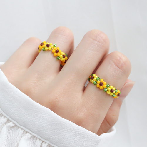 パリで購入NAKAMOLのビーズ指輪 ビーズリング ✧ ひまわり(濃色) ✧ 小さなお花のぷちリング (指輪