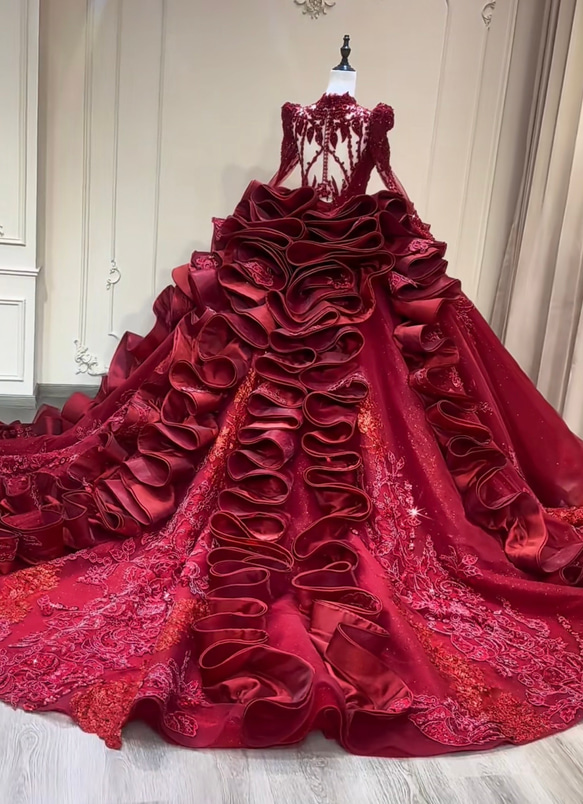 美品！大人気上昇中　ボルドー色　背中見せ　美しさ　プリンセスライン　フレアースカート　ロングトレーン　カラードレス二次会 