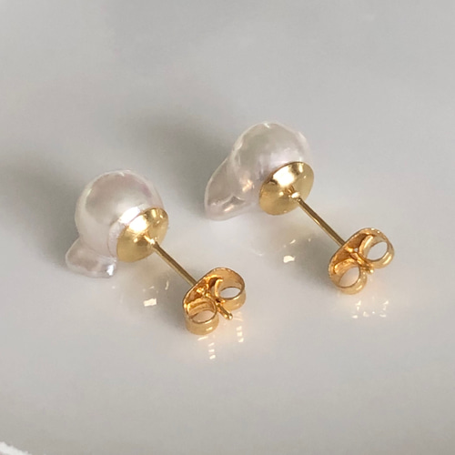 真珠 パール　ピアス あこや　金魚真珠 一粒 あこや真珠 バロック 羽 金魚 パール スタッドピアス