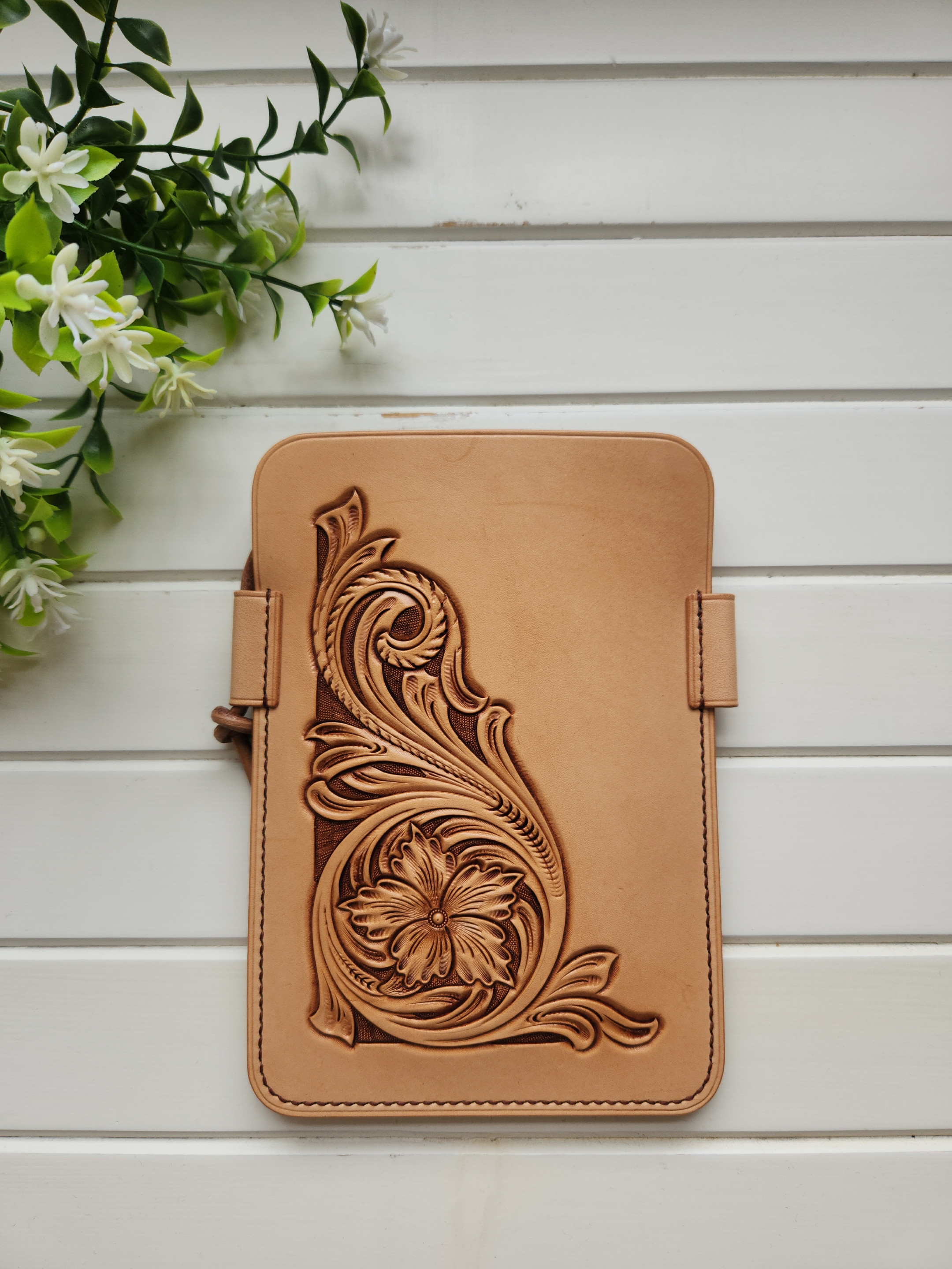 スマホポシェット【M】5(カービング,Br,茶)