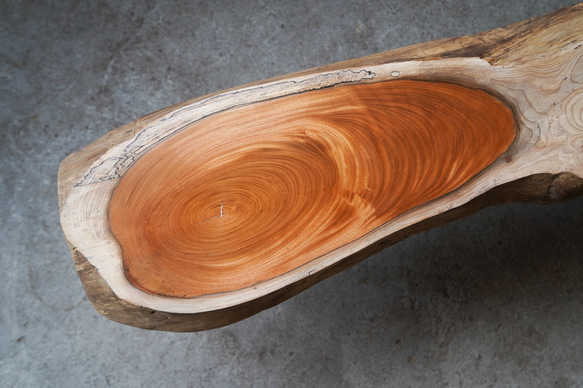 欅 一枚板 ローテーブル 棚が複雑です 