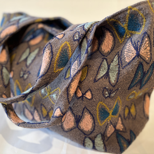 ミナペルホネン*生地使用*パニーニバッグ風トートバッグ*sky flower