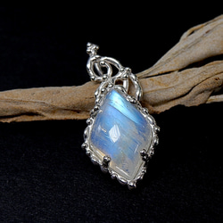 新品　◆限定1個◆高品質 蝉　玉石彫刻ペンダントコレクション 送料無料　本物保証 新品 ◇限定1個◇高品質 蝉 玉石彫刻ペンダントコレクション