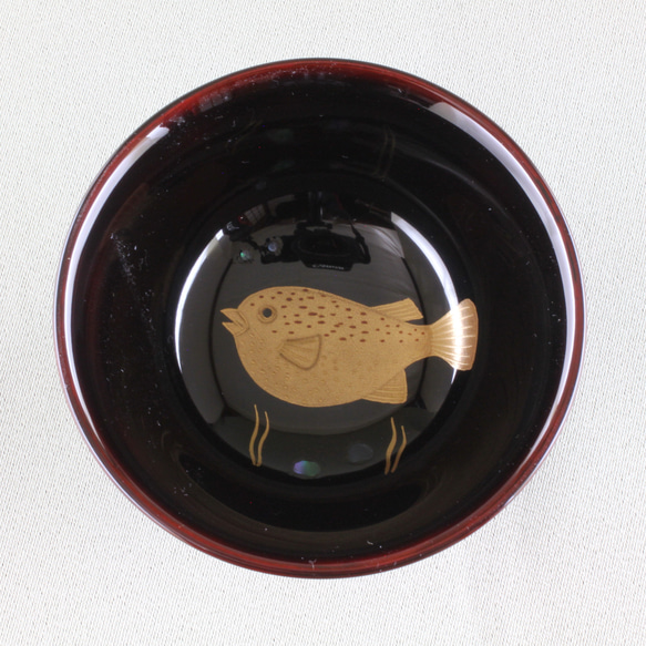 伝統工芸　輪島塗　ぐい呑み「河豚蒔絵」　【14-1】                                     「伝統を大切に LW2223168391(17204円)