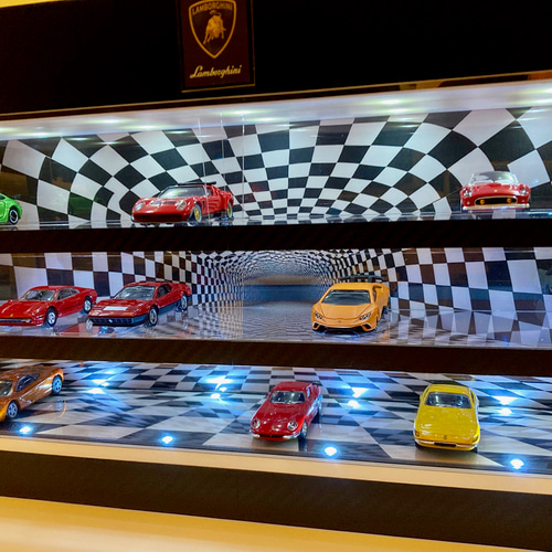 セール品！1/64展示30台可・SPチェック柄・USB電源ディスプレーBOX