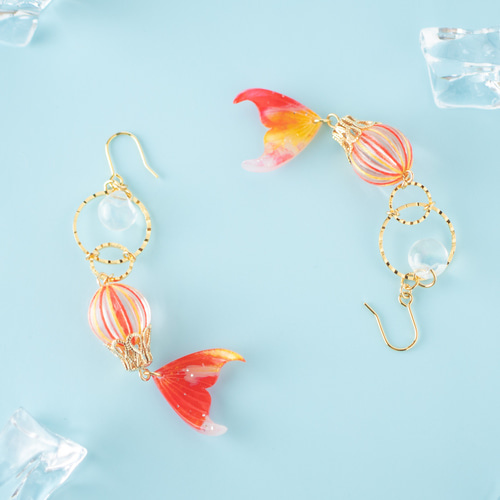 遊び錦 刺繍糸で作る金魚のピアス・イヤリング ピアス（フック 
