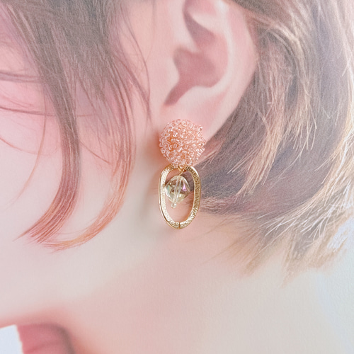 Aprosio&co のサーモンピンクボールイヤリング