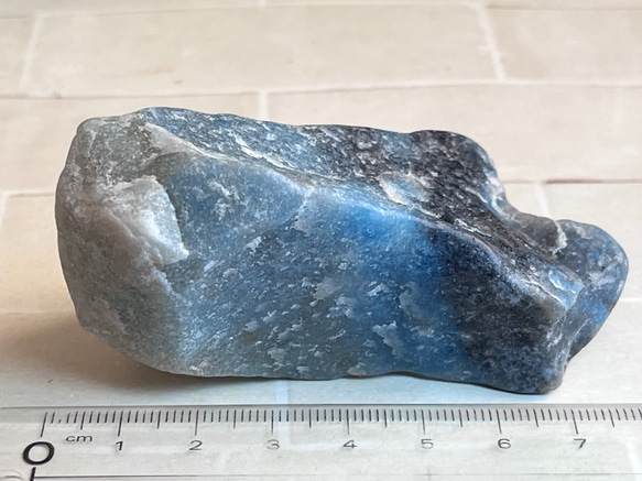 北欧の妖精✨　トロレアイト トロール石　原石　ラフストーン 