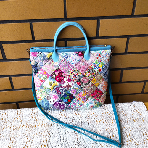 リバティプリントでパッチワークキルトした2wayバッグ ショルダー  