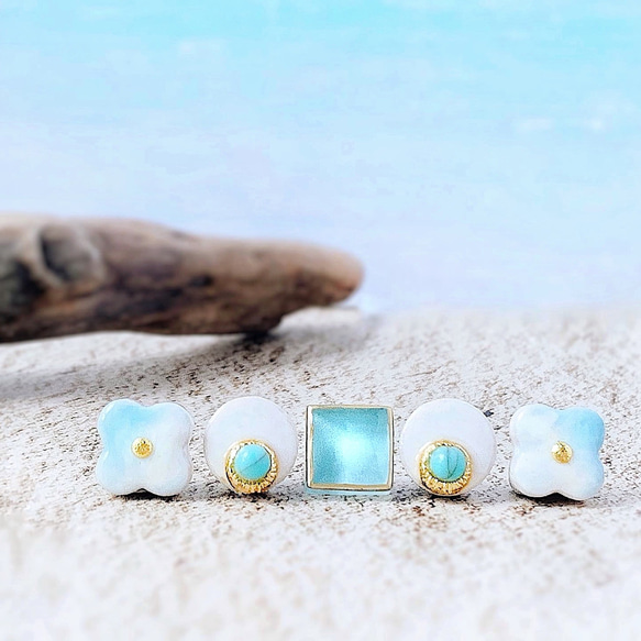 夏限定｜美濃焼×ガラス×ターコイズの5粒セットピアス・イヤリング｜爽やか花アクセサリー 1枚目の画像