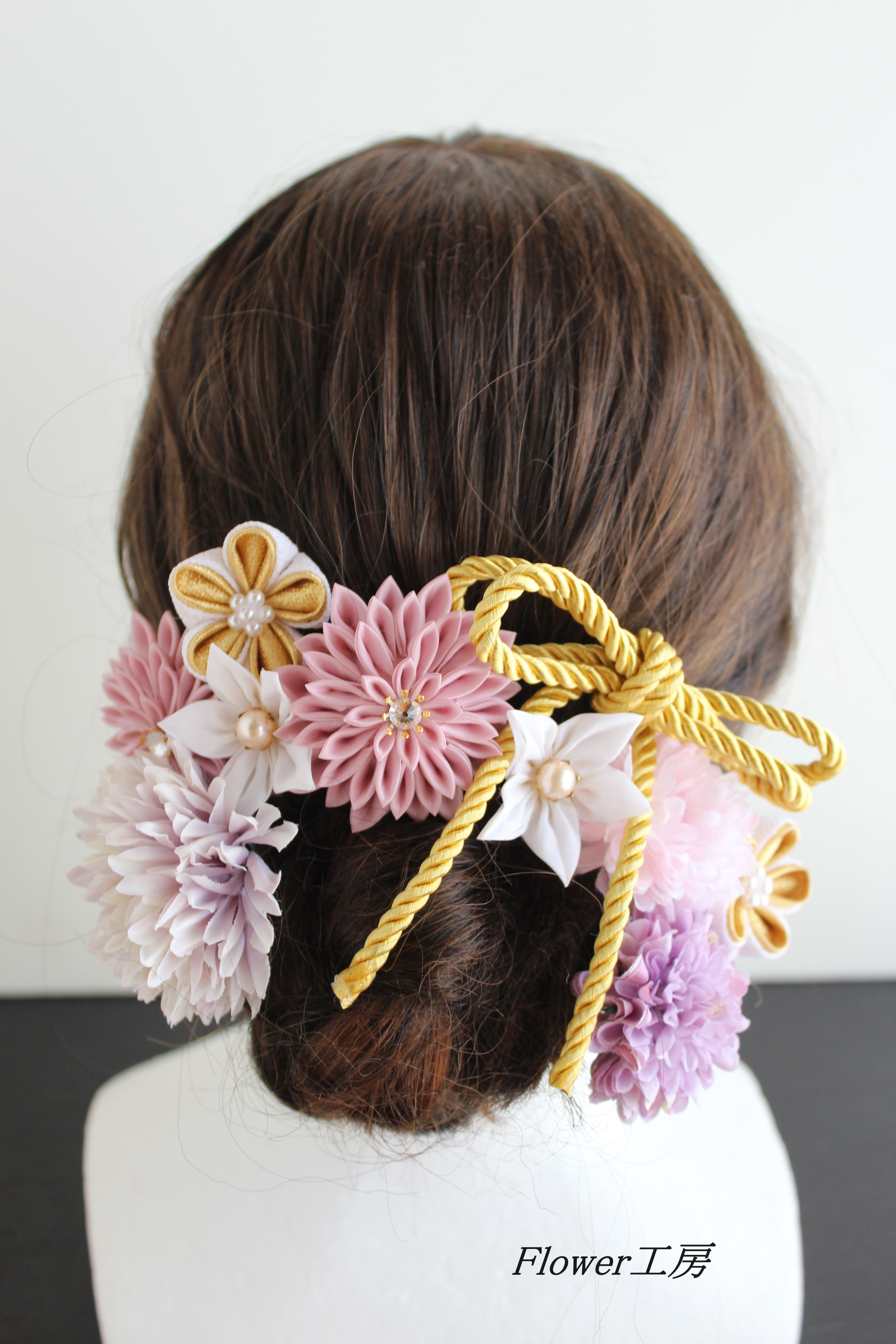マムとちりめん紐とプリザ紫陽花の髪飾り かんざし 成人式 卒業式 紐 マムとちりめん紐とプリザ紫陽花の髪飾り かんざし 成人式 卒業