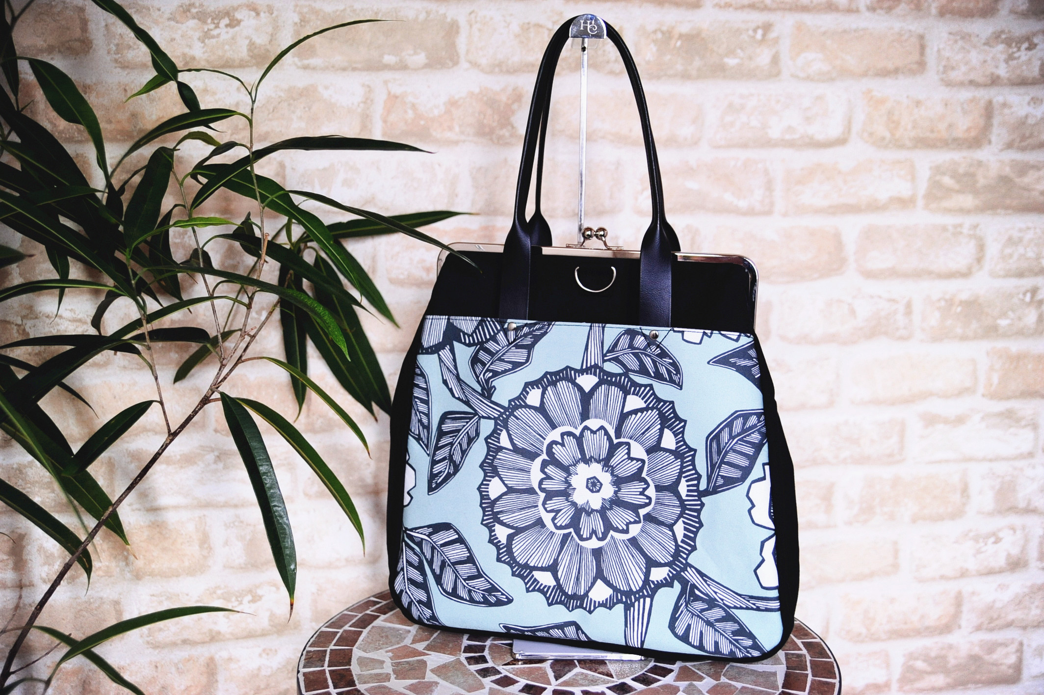 A4サイズ対応☆30cm口金☆北欧花柄【超大容量】3wayがま口トートショルダーバッグ＆リュック☆レッスンバッグ☆楽譜入