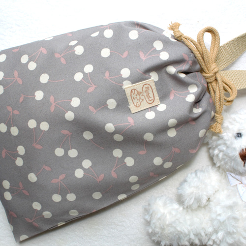 さくらんぼの上履き用巾着袋 おしゃれ 可愛い♡ やわらかグレー