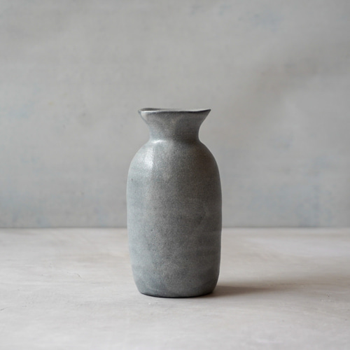グレー大理石製花瓶 マットグレーのフラワーベース 一輪挿し・花瓶・花器 BOOKMARK