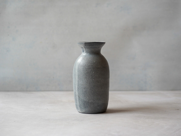 マットグレーのフラワーベース 一輪挿し・花瓶・花器 BOOKMARK 通販