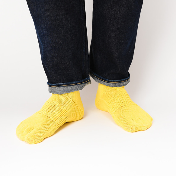 「呼吸する和紙靴下」（シークレット5本指ソックス）ミドル丈　イエロー 1枚目の画像
