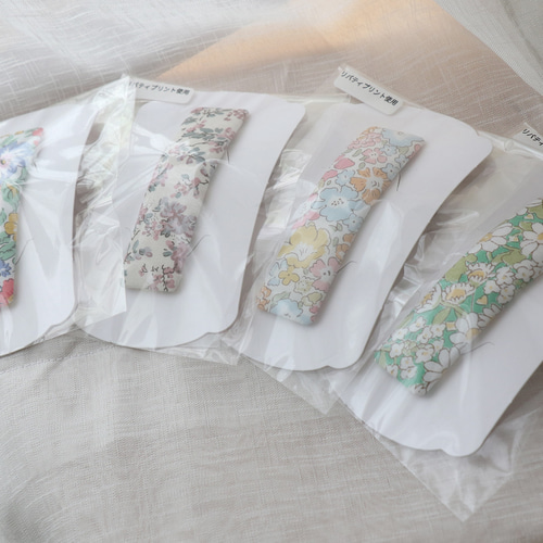 立体蝶々パッチンピン　リバティプリント使用　刺繍　パッチン留め リバティプリント使用パッチンピン/長方形8cmサイズ/1個 ヘアピン