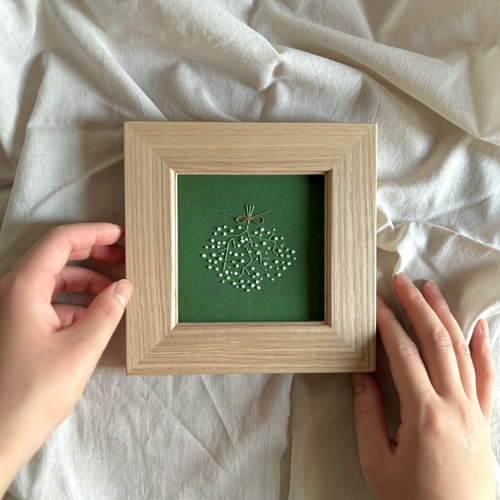 刺繍アート作品 緑色フレーム付き 刺繍アート作品 緑色フレーム付き