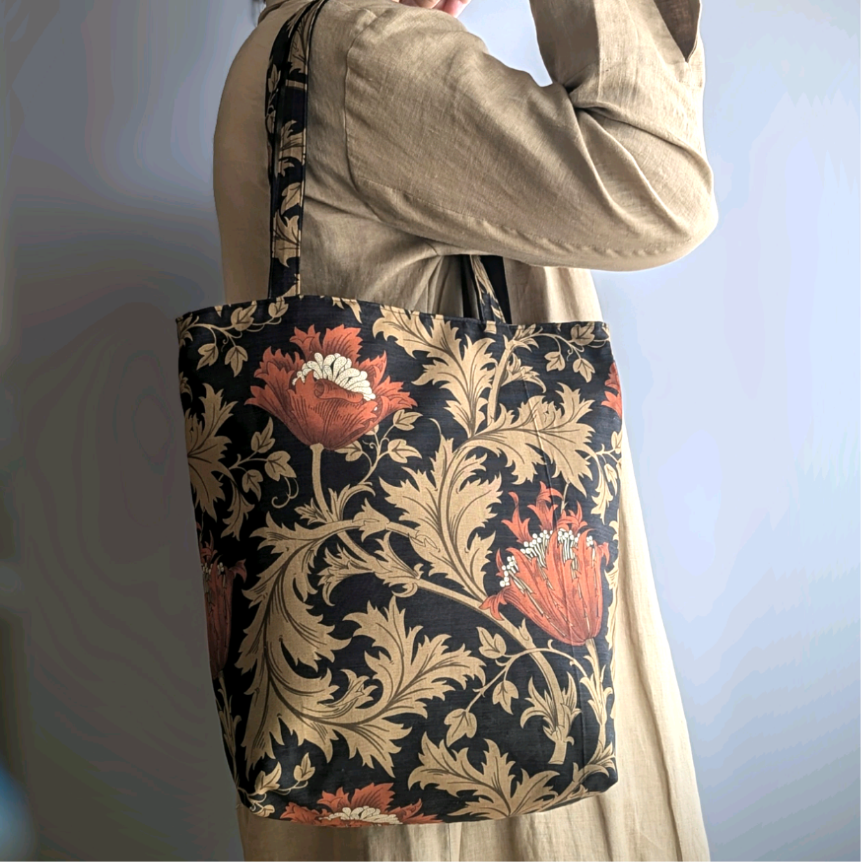 トートバッグ　アネモネ（レッド）ウィリアムモリス　絵画　マルシェバッグ　A4トートバッグ　エコバッグ　旅行　ビンテージ