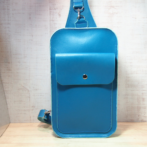 革ボディーバッグ（ﾀｰｺｲｽﾞﾌﾞﾙｰ） ボディバッグ・ウエストポーチ