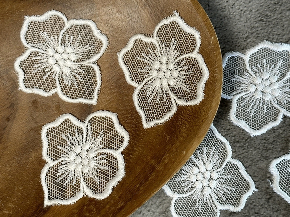 10枚入 ◆ チュールモチーフレース ◆ 4弁花柄 ◆ 日本製 ◆ M-lace-No,184 2枚目の画像