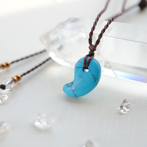受注制作』ターコイズ勾玉ネックレス ネックレス・ペンダント うさぎ