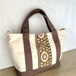 大人かわいい帆布トートバッグインド刺繍リボントートバッグ　ココア×ホワイト 10枚目の画像