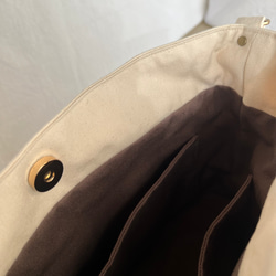 大人かわいい帆布トートバッグインド刺繍リボントートバッグ　ココア×ホワイト 9枚目の画像