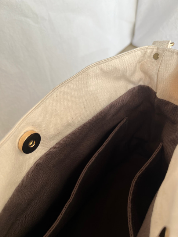 大人かわいい帆布トートバッグインド刺繍リボントートバッグ　ココア×ホワイト 9枚目の画像