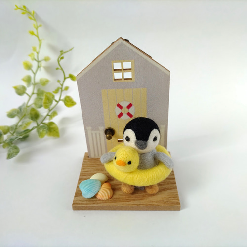 星を釣るペンギンさん 羊毛フェルト ペンギンさんたち。 仲良くお話し