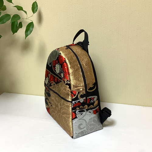 SOLD【一点もの】リメイク帯 上品な着物のリュック／C57