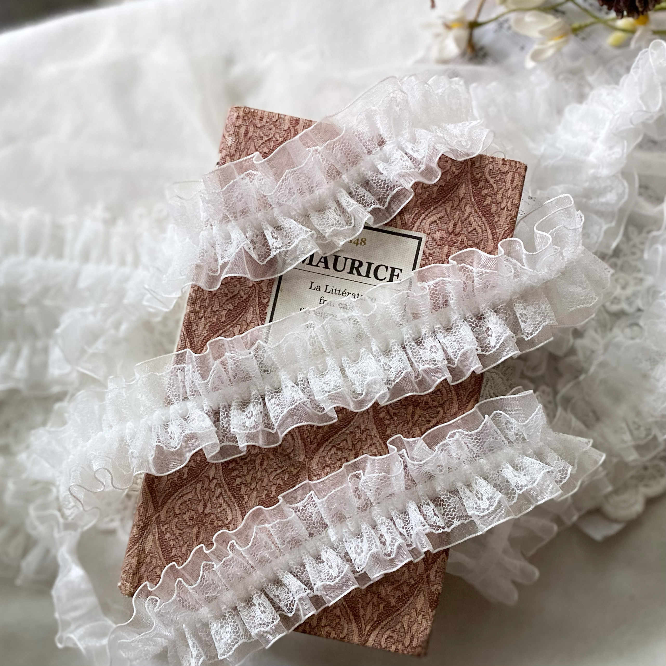 No. 931 刺繍 チュールレース ラメ入り No.1699 ケミカルレース端 ラメ入り 刺繍 チュール チュールレース3m