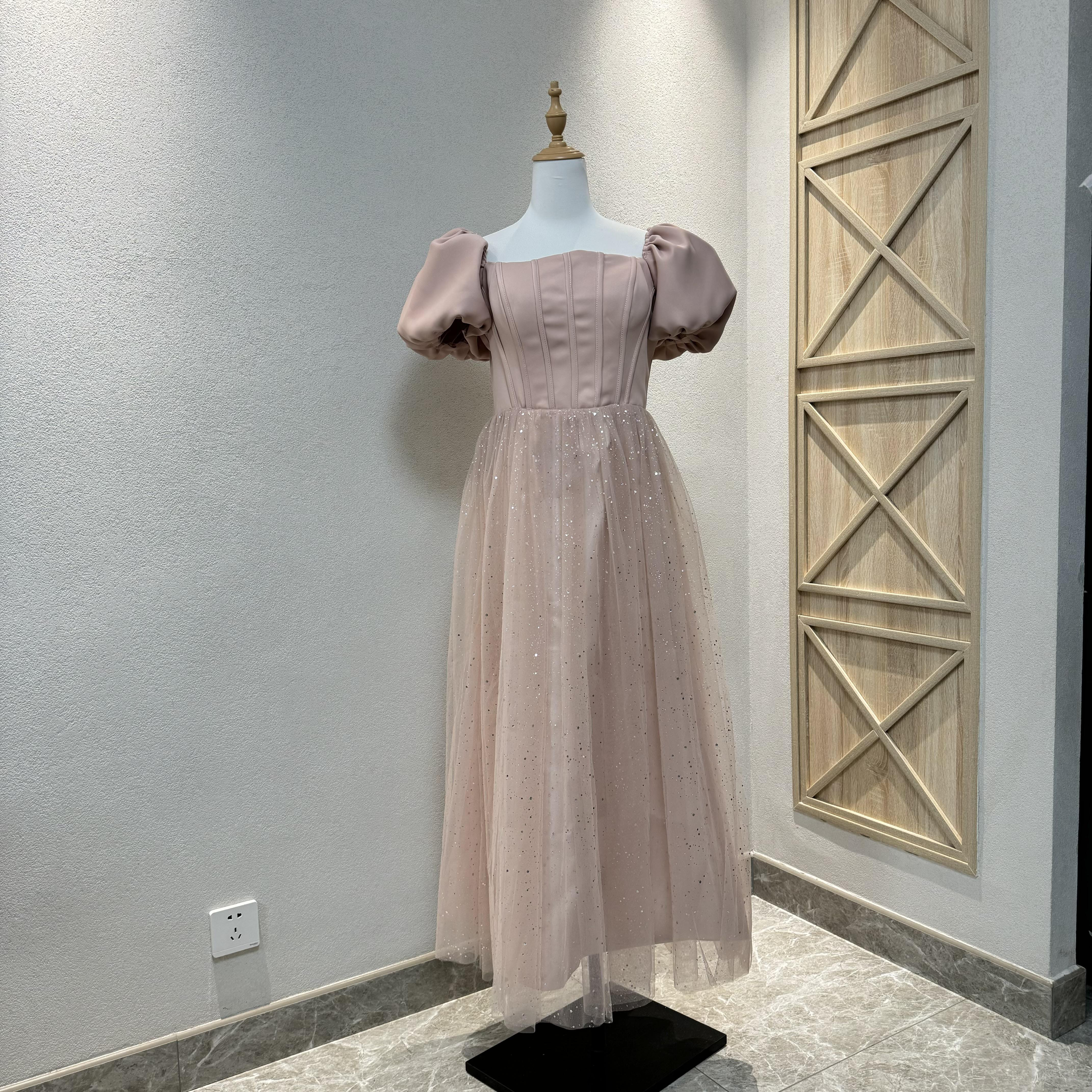 お買い得！憧れのドレス　ふわふわ袖　キラキラ　細見えシルエット姫袖　編み上げ細見えシルエット　音楽会/演奏会成人式グリッ