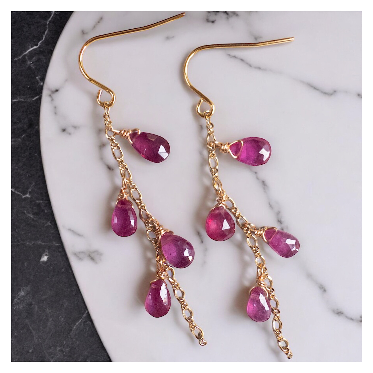 ルビーのしゃらしゃらピアス　イヤリング