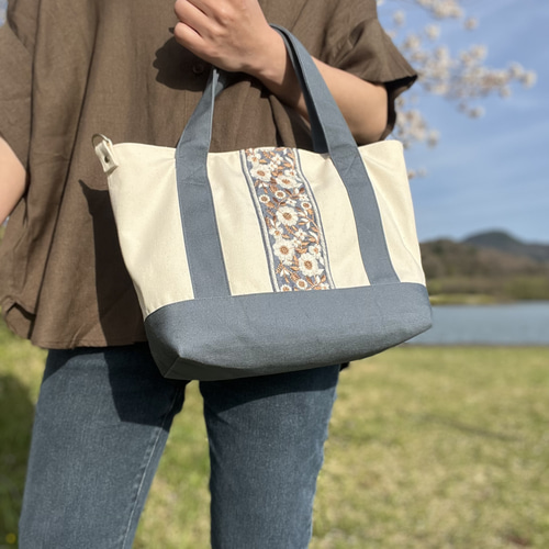 大人かわいい帆布トート インド刺繍リボントートバッグ ブルー
