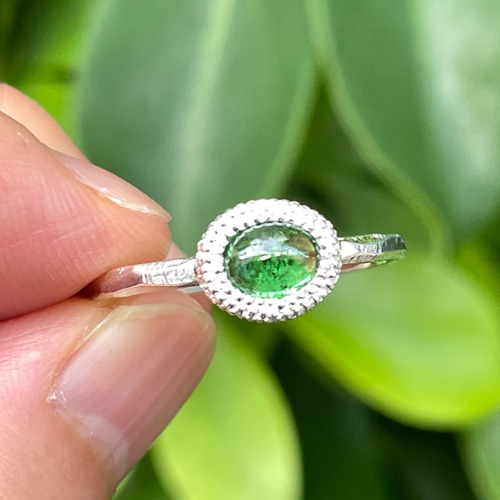 ツァボライト グリーンガーネット OVカボション0.7ct 5段ミル シルバー