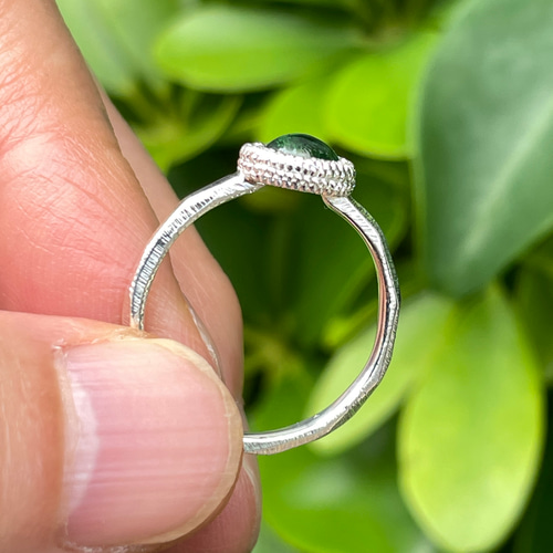 ツァボライト グリーンガーネット OVカボション0.7ct 5段ミル シルバー