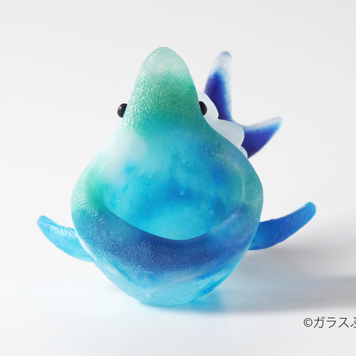 ガラス「お花サメ」/ オブジェ 置物 ウバザメ 立体・オブジェ
