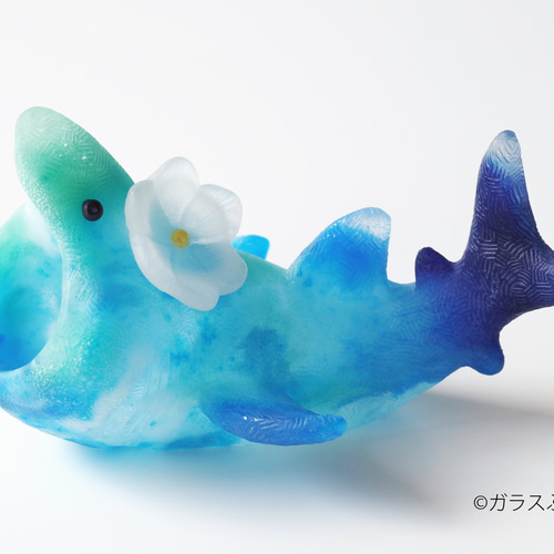 ガラス「お花サメ」/ オブジェ 置物 ウバザメ 立体・オブジェ