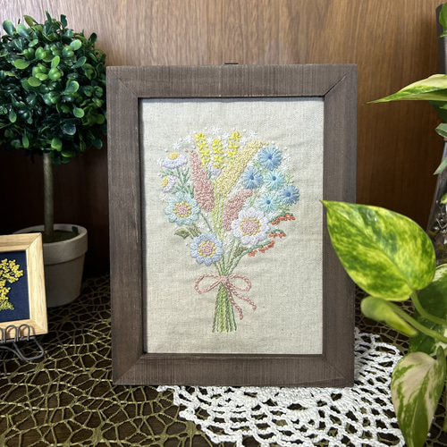 一点物】花束刺繍の壁掛け/受注オーダー - yuineArt | minne