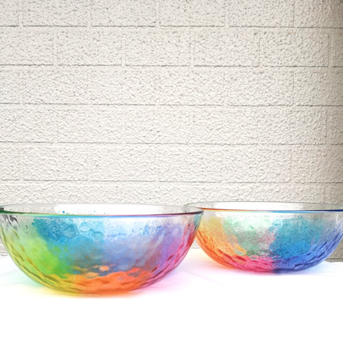 ビンテージ お皿 タイダイ 渦巻 レインボー クリアガラス 太陽 希少 美品 特集掲載】レインボー・虹色のサラダボウル・ガラスボウル お椀