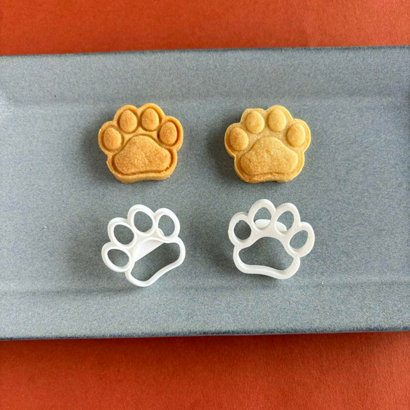 犬✴︎肉球　2種類のスタンプ付き【クッキー型】 2枚目の画像