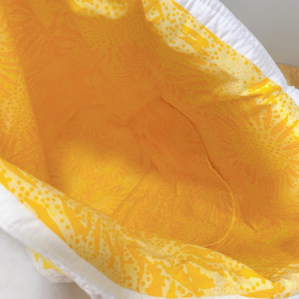 creema限定　一点物！！　手縫い！！ハワイアンキルトの黄色がかわいい大きめトートバッグ　ホヌ 