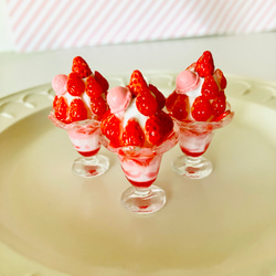 ガラス ドイツ ミニチュア ドールハウス ストロベリーパフェ スイーツ
