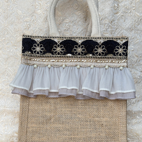 ハンドメイド　トートバッグ　インド刺繍リボン　フリルバッグ　キャンバストート インド刺繍リボン トートバッグ - メルカリ
